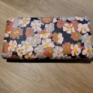 Fossil floral print wallet